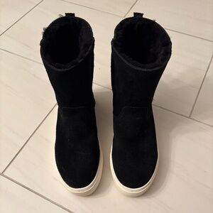 Ugg Black Suede Boot-Like New